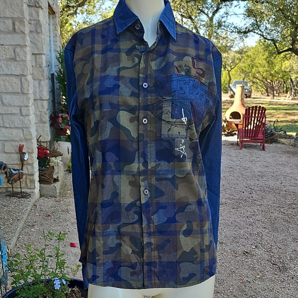 Jill By Jill Stuart Denim Blue & Camo Long Sleeve Shirt Gonna Rock Size Small